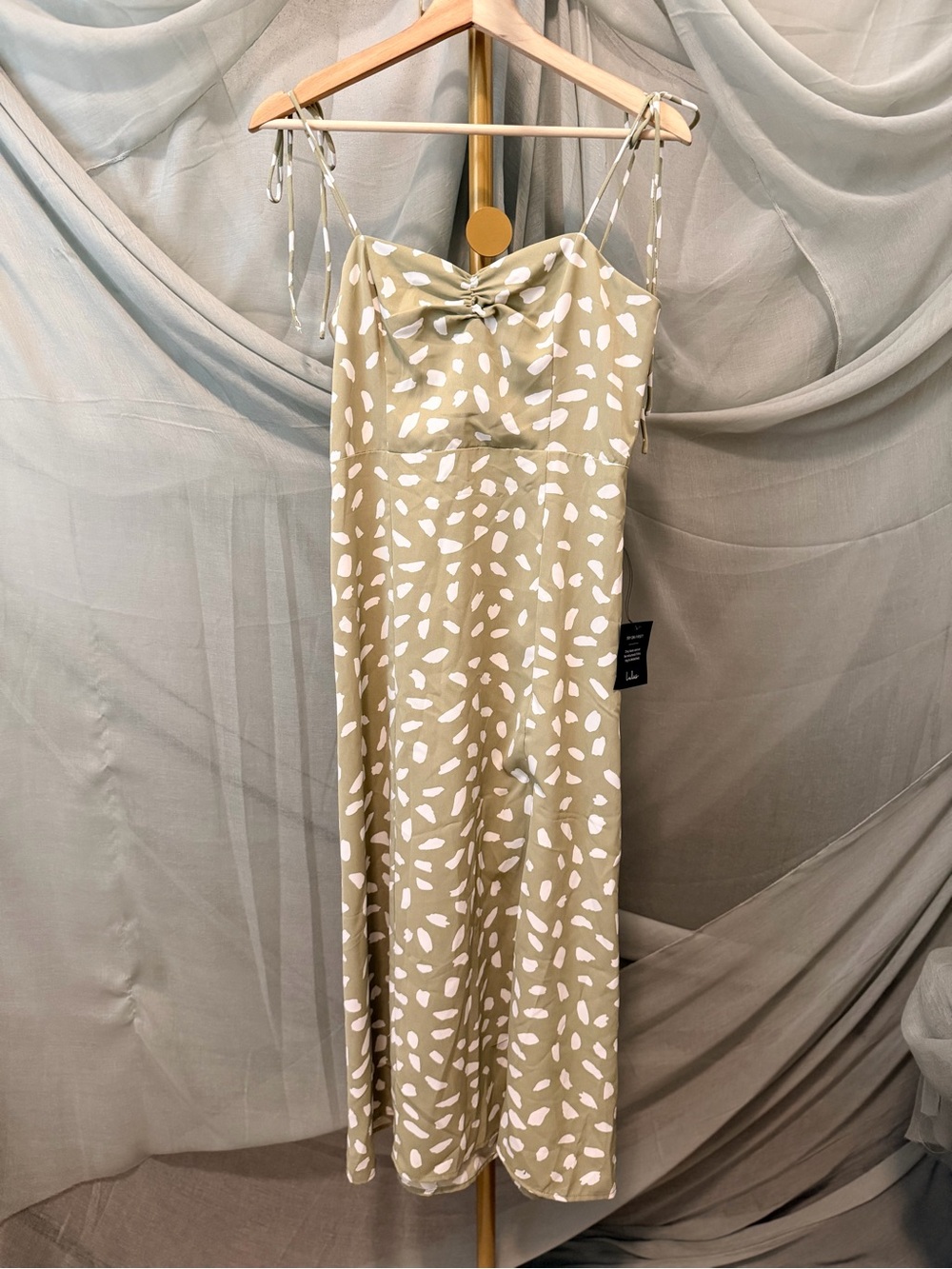 Lulu’s Tie-Strap Midi Dress in Sage with White Leaf Print - Picture 2 of 5